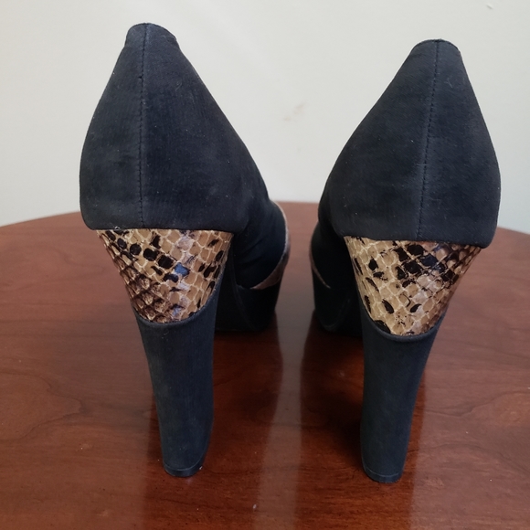 Red Circle Black Snake Print Platform Block Heels - Picture 4 of 13